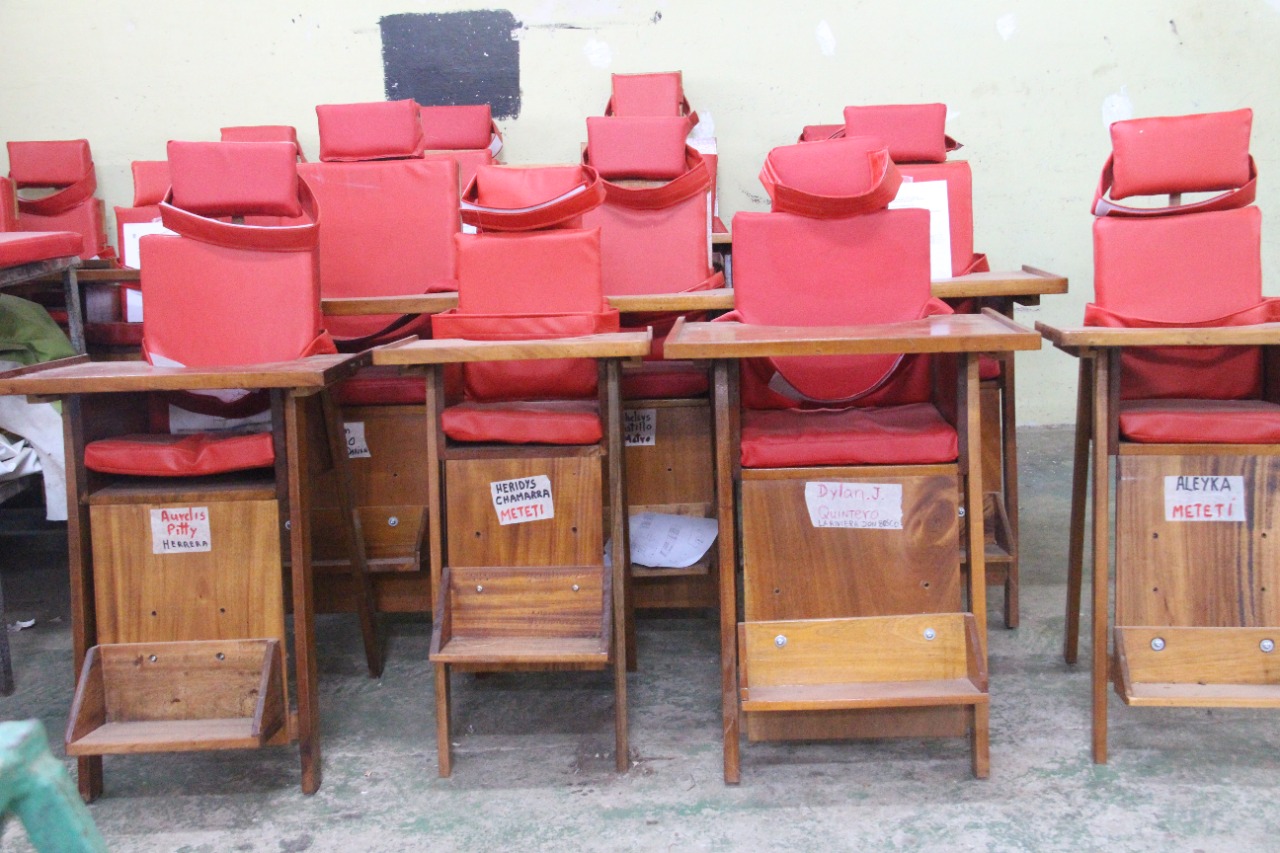 Taller de Ebanistería: Confeccionan sillas terapéuticas para estudiantes con Parálisis Cerebral
