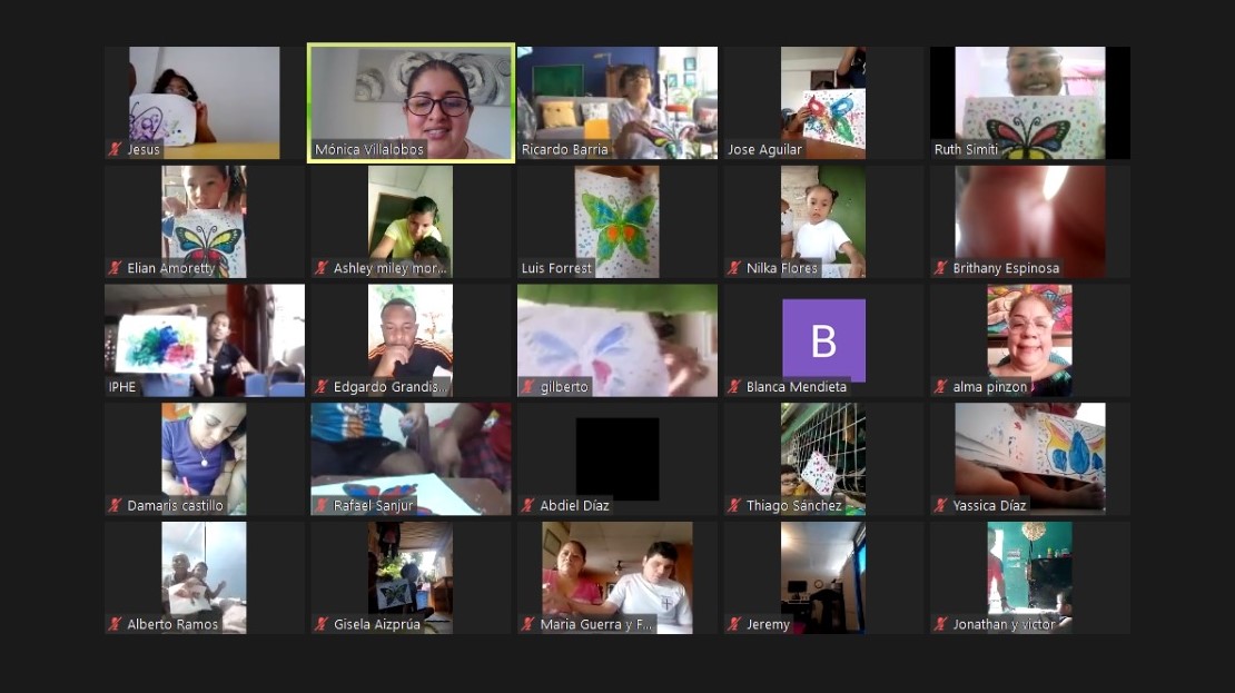Alumnos con discapacidad visual celebran el Día del Niño 