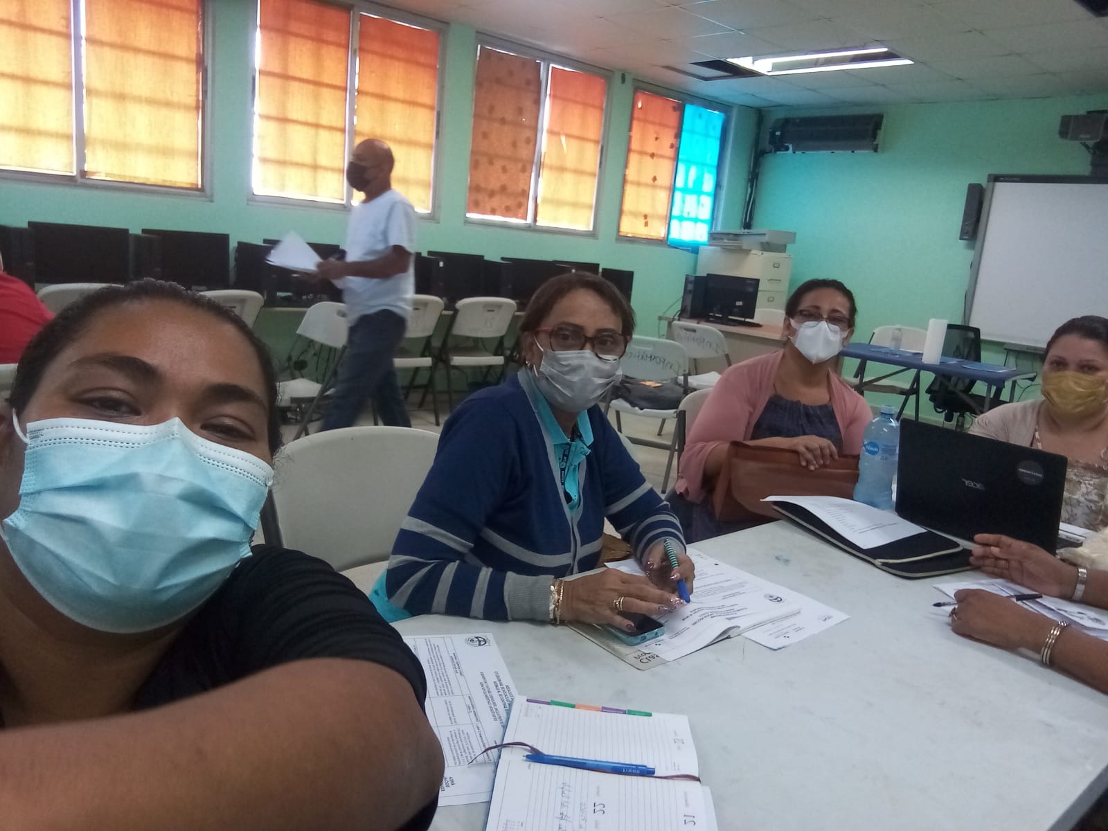 Alumnos de la Escuela de Sordos participarán en coro de Manos Blancas