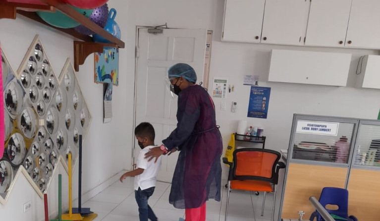 Recomendaciones de los fisioterapeutas para apoyar al niño con discapacidad en su hogar