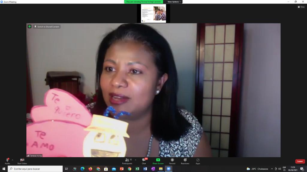 Enseñan a padres de familia claves para una crianza positiva 