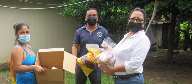 Donación de alimentos en Pesé