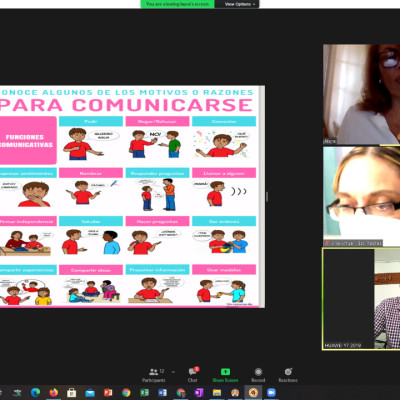 Capacitan a padres de familia sobre comunicación efectiva con sus hijos