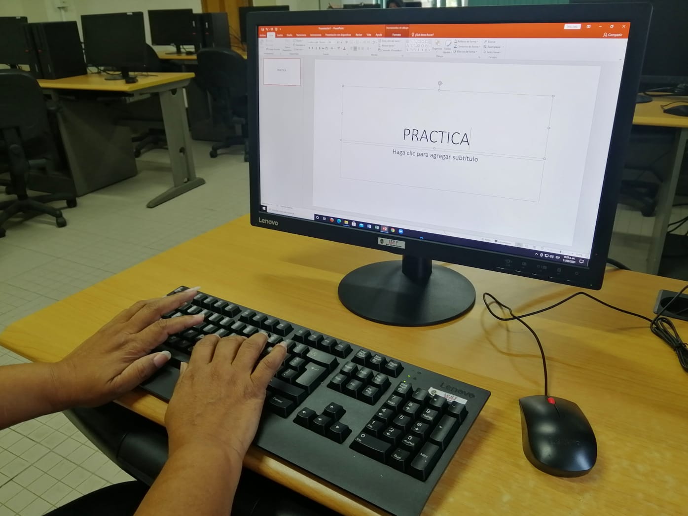 Funcionarios desarrollarán competencias básicas con curso sobre programas informáticos