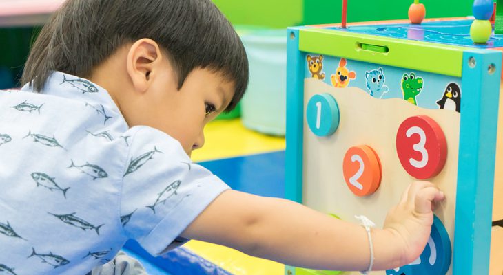 ¿Cómo Elegir en esta Navidad el Juguete Correcto de Acuerdo a la Edad del Niño?
