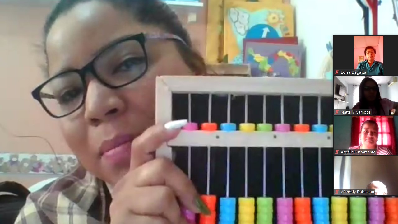 Docentes presentan los aprendizajes de la capacitación: Material Didáctico para la Enseñanza de las matemáticas a estudiantes con discapacidad visual