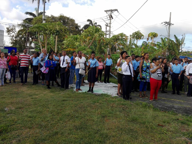 Estudiantes colonenses iniciaron el año escolar con total éxito