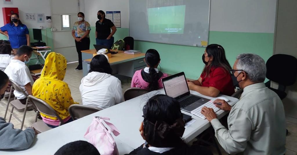 Charla de Educación Sexual a estudiantes del CEVET