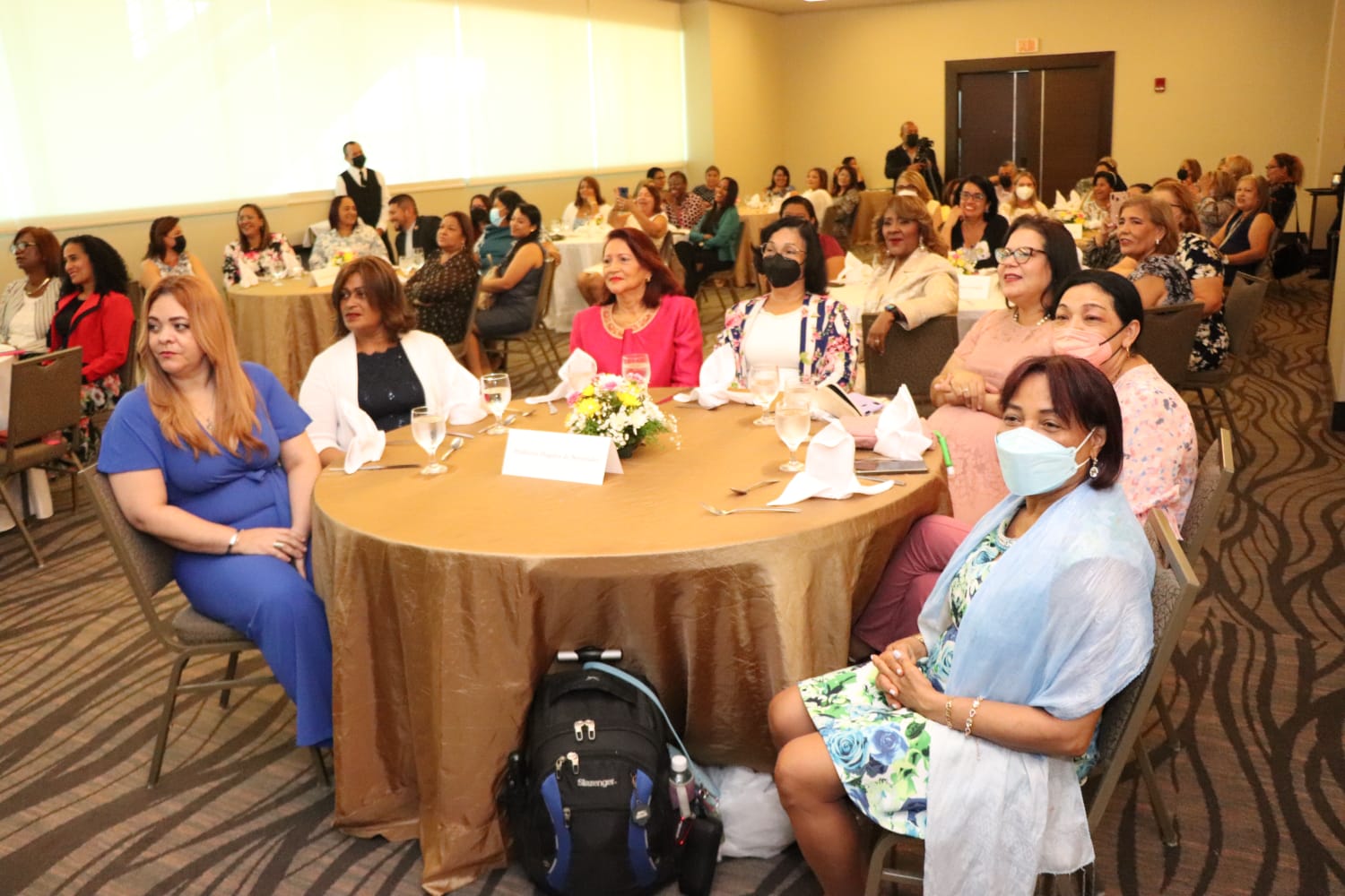 IPHE realiza homenaje a docentes jubilados