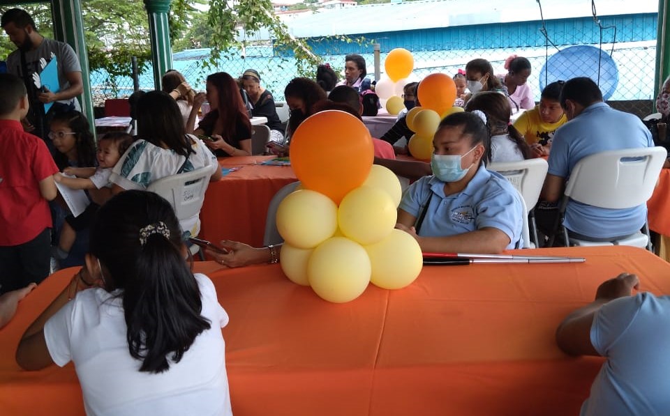 Escuela de Ciegos Helen Keller celebra el Día de las Madres