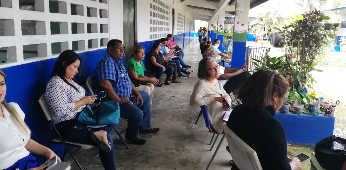 Directivos de Extensión de Bocas del Toro recorren escuelas