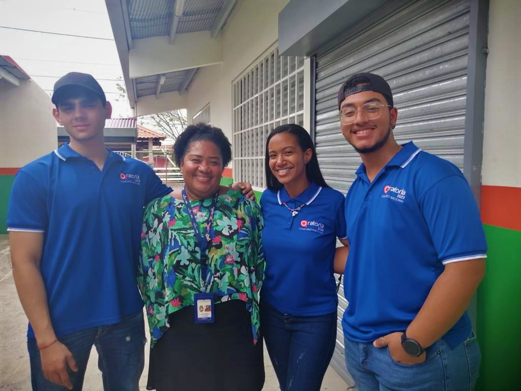 Jóvenes de Oratoria Panamá visitan Extensión de Panamá Este