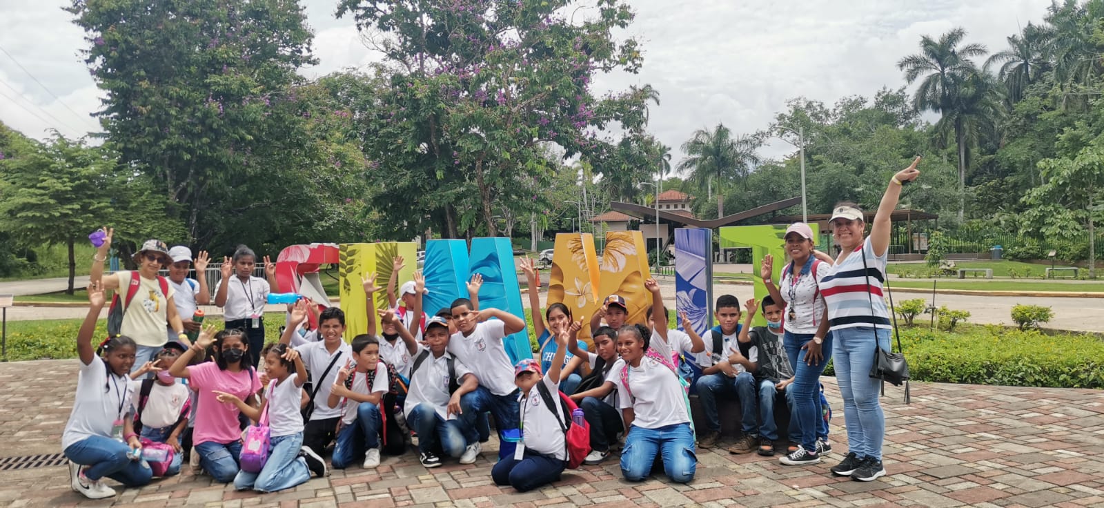 Estudiantes de Tocumen visitan el Parque Summit