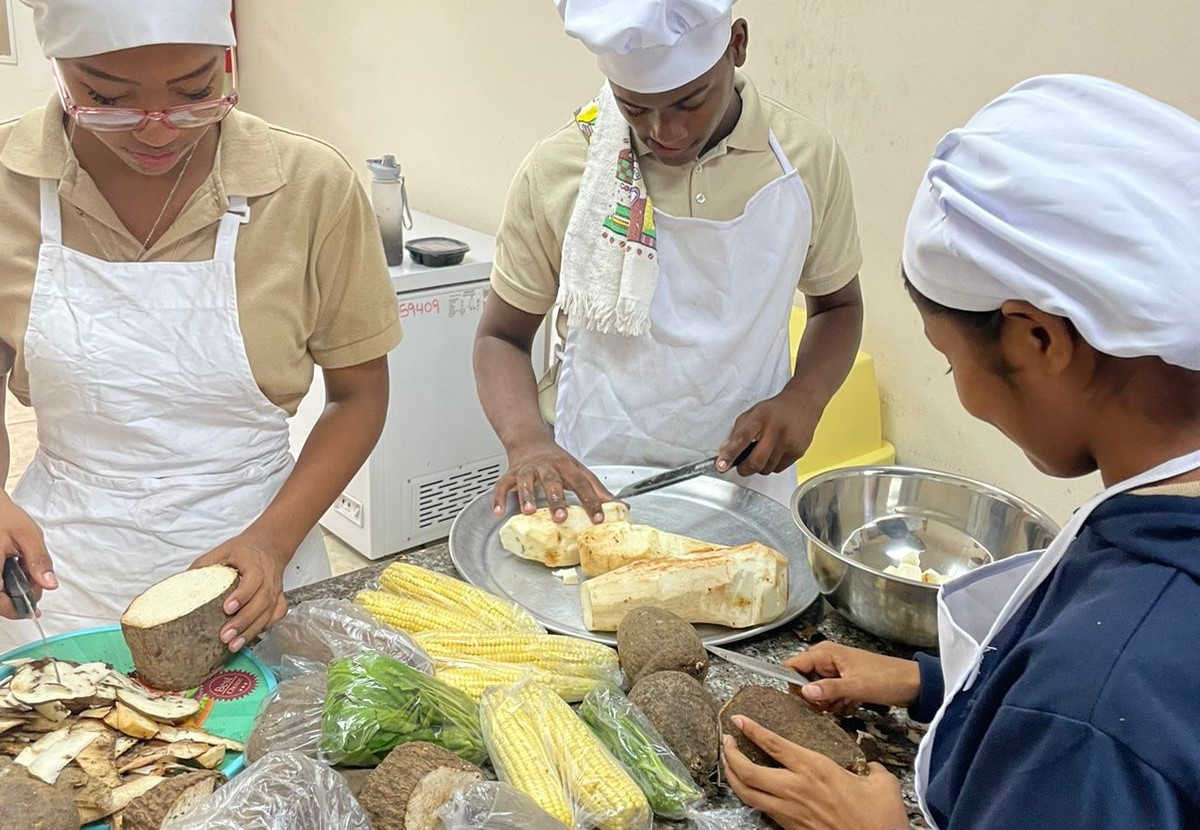 Estudiantes de gastronomía de Tocumen fortalecen sus  conocimiento
