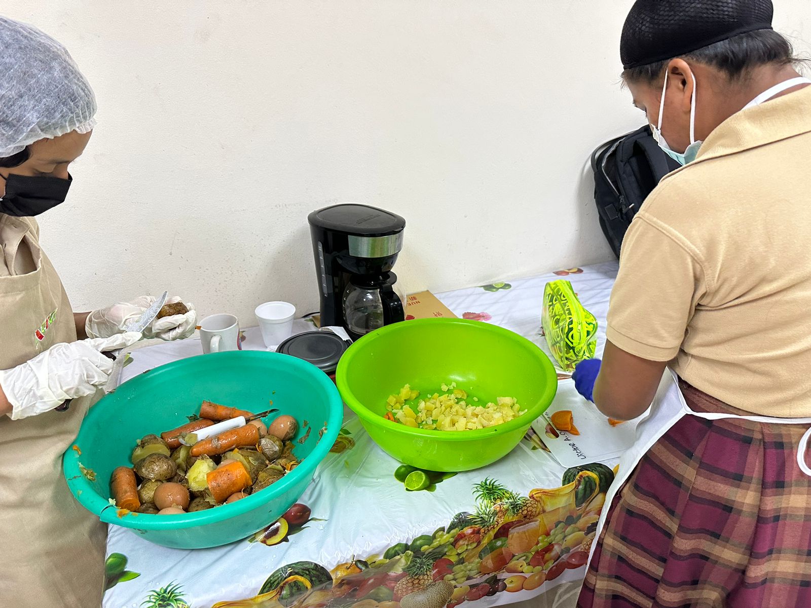 Estudiantes de CTI, preparan diversos alimentos