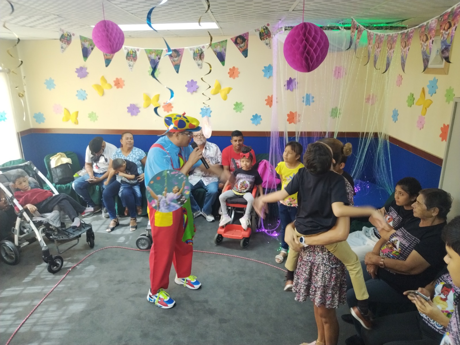 Estudiantes del Programa de Parálisis Cerebral participan de Convivio Social