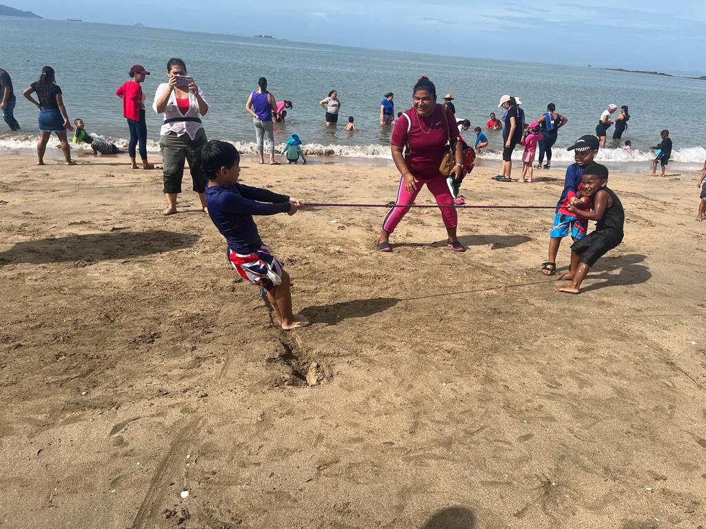 Comunidad educativa del PEP celebra el Día del Niño y la Niña