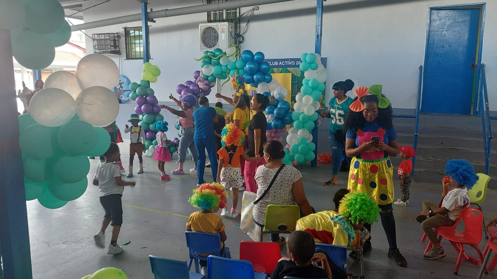 Extensión de Colón agasaja a los estudiantes por el Día del Niño y la Niña