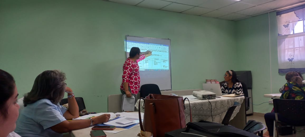 Docentes de inclusión de Los Santos se reúnen para retomar POA Inclusivo 2023