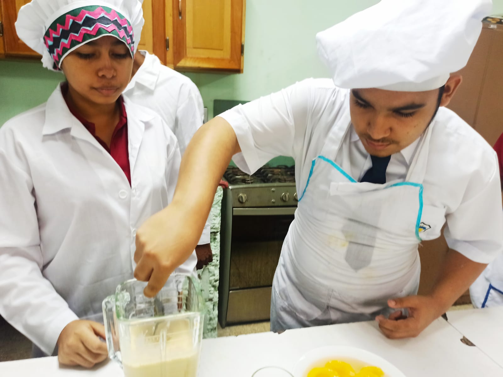 CTI de Gastronomía en Bocas del Toro confeccionan postres