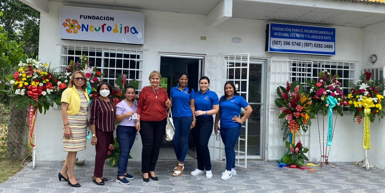 Autoridades del IPHE participan en la inauguración de la Fundación Neurodina en Penonomé