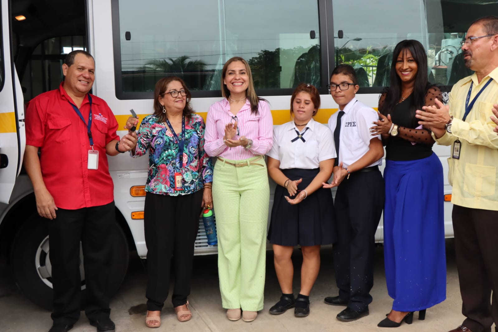 IPHE de Los Santos inicia construcción para talleres de Carreras Técnicas Intermedias y reciben un bus