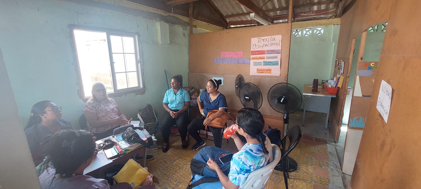 Padres de familias de la Extensión de Guna Yala se adiestran en proyectos de RBC
