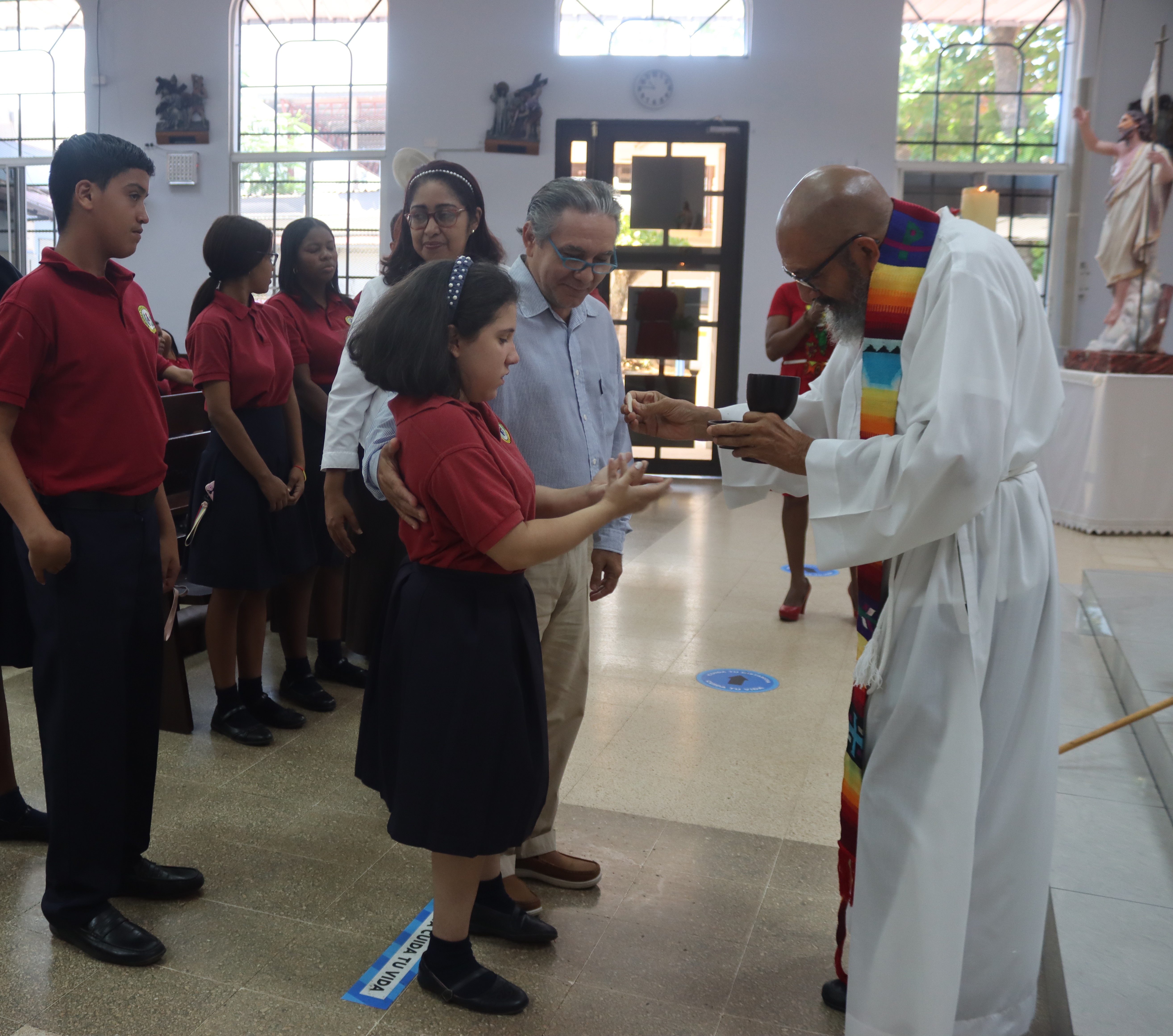 Escuela Vocacional Especial conmemora Semana de la Secretaria, el jefe y el oficinista