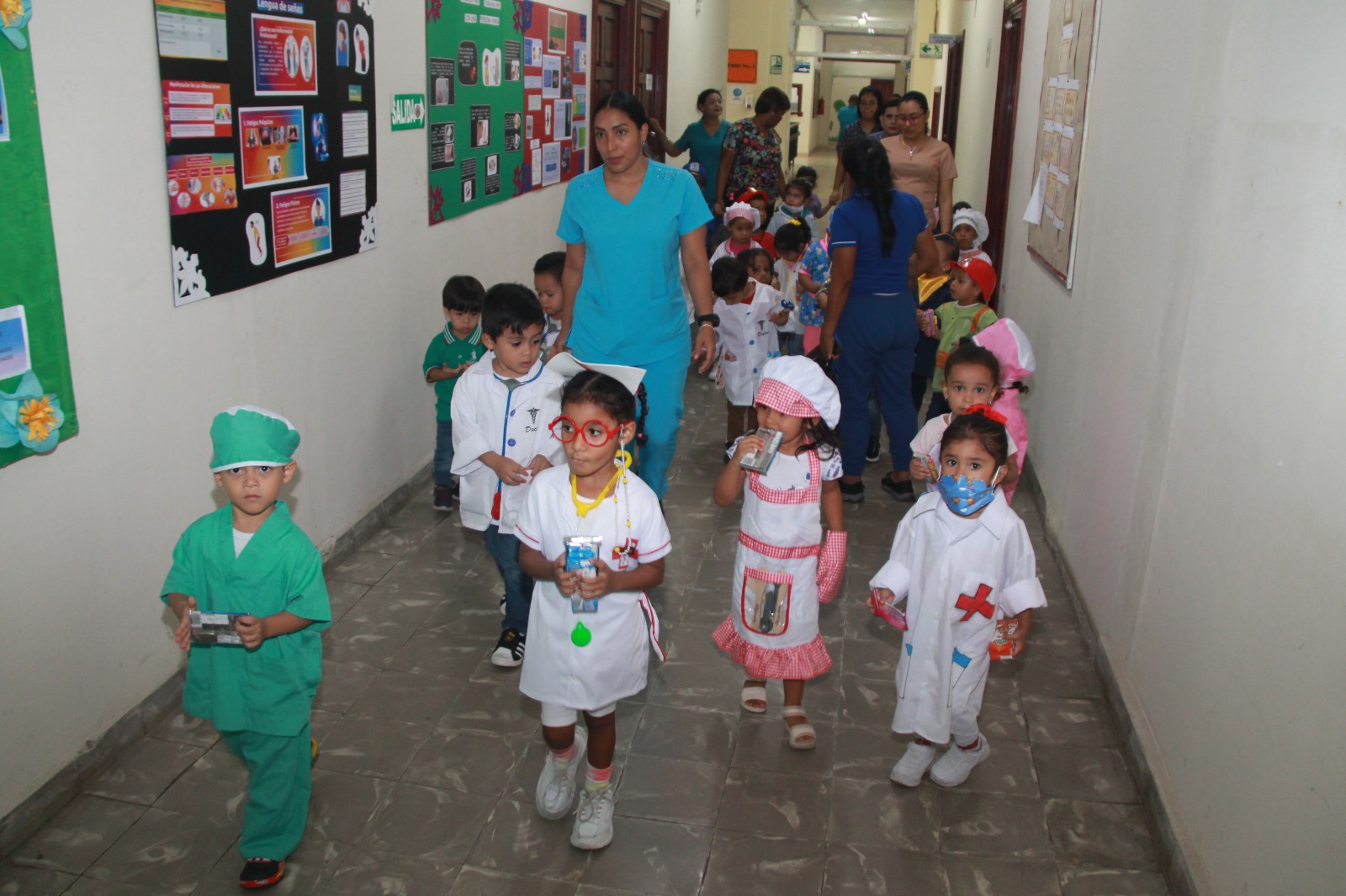 Niños del CAIPI resaltan las profesiones