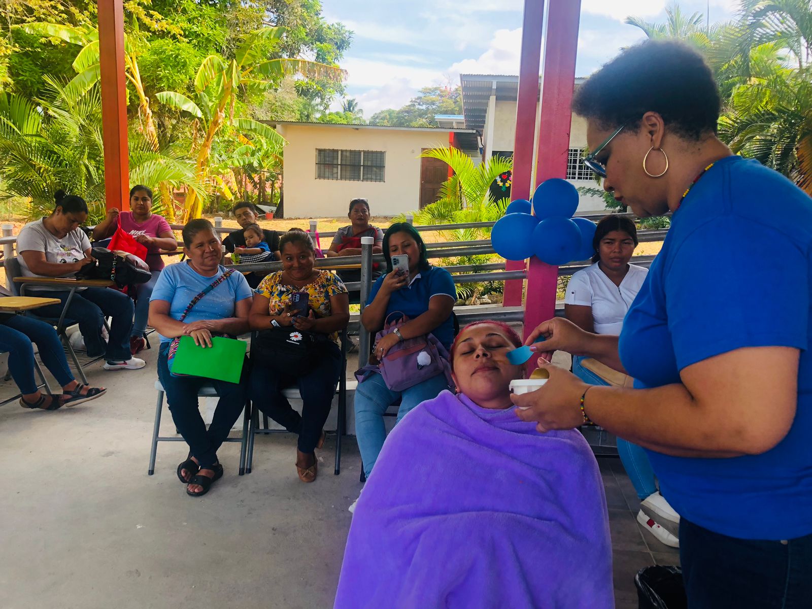 Realizan taller de autocuidado y relajación para padres de Penonomé