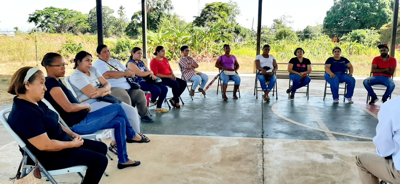 Padres de familias del IPHE de Aguadulce son orientados en temas de emponderamiento