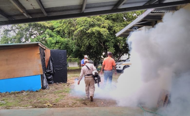Realizan fumigación en la sede de la Extensión de Panamá Este