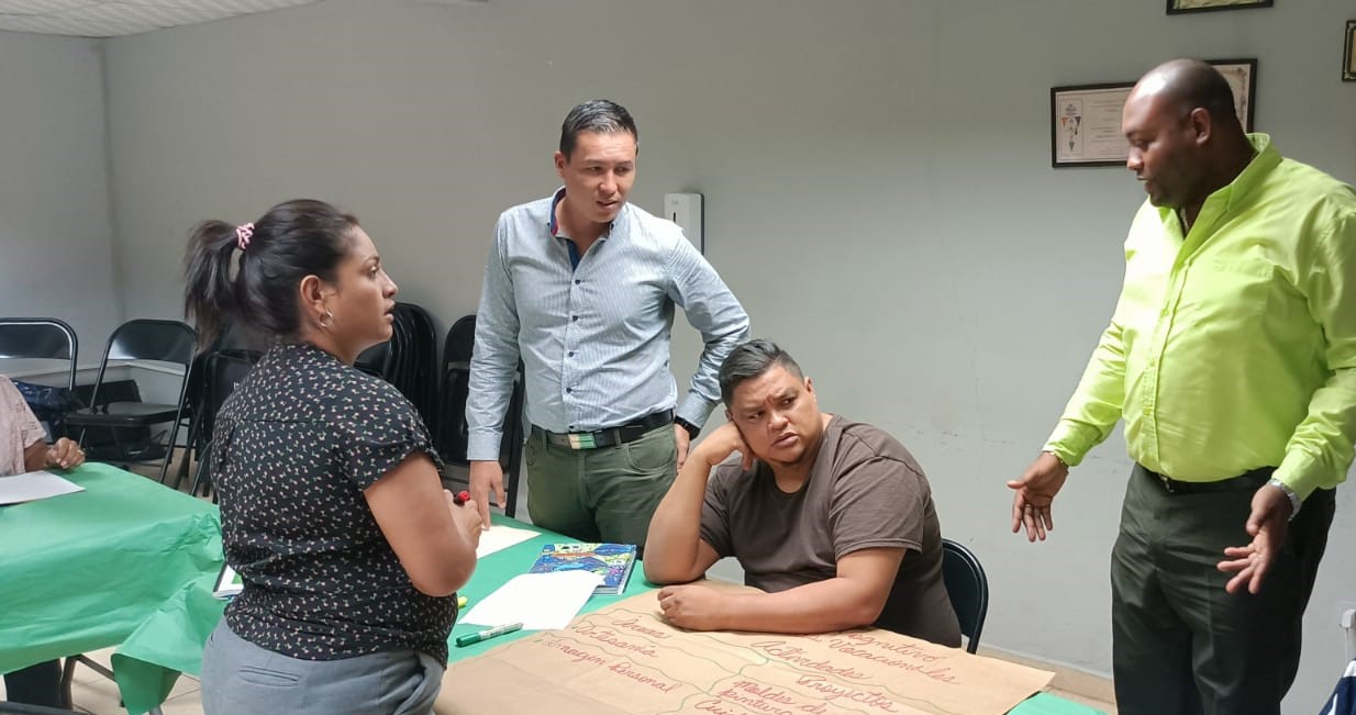 Docentes de Veraguas fortalecen sus conocimientos en evaluación vocacional.
