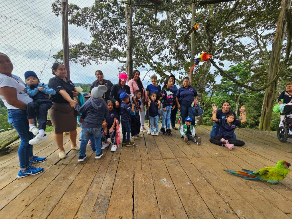 Estudiantes de Tocumen conocen finca eco agroturística