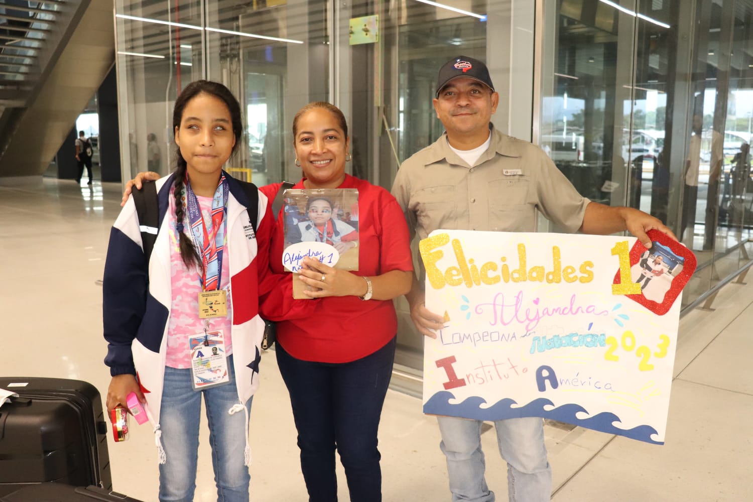 Atletas panameños regresan de CODICADER 2023