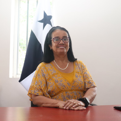 Director (a) Profesora Leonisia Rodríguez de Beckles