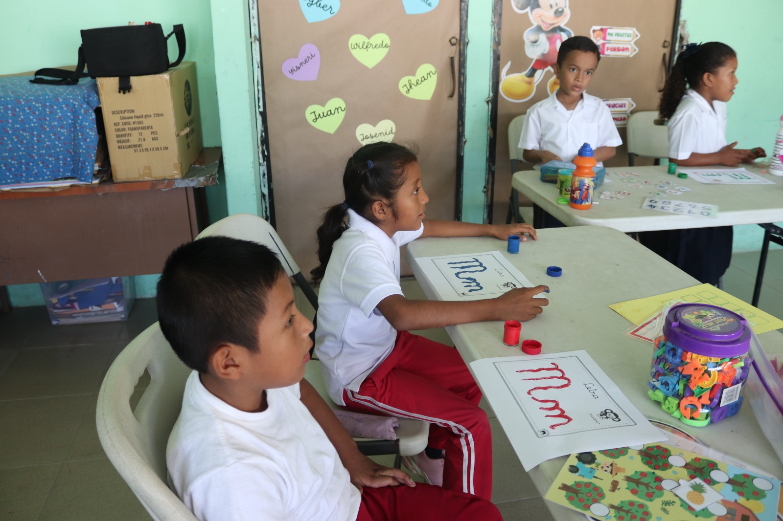 Atención educativa reciben estudiantes C.E.B.G Las Guabas de Penonomé