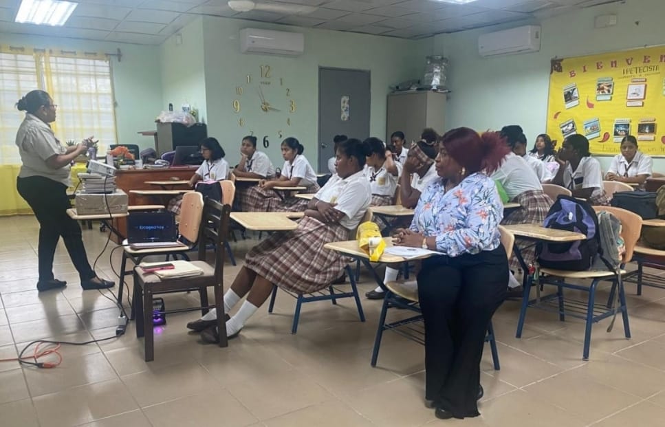 Estudiantes de Colón se capacitan en “Manejo del Acoso Escolar”