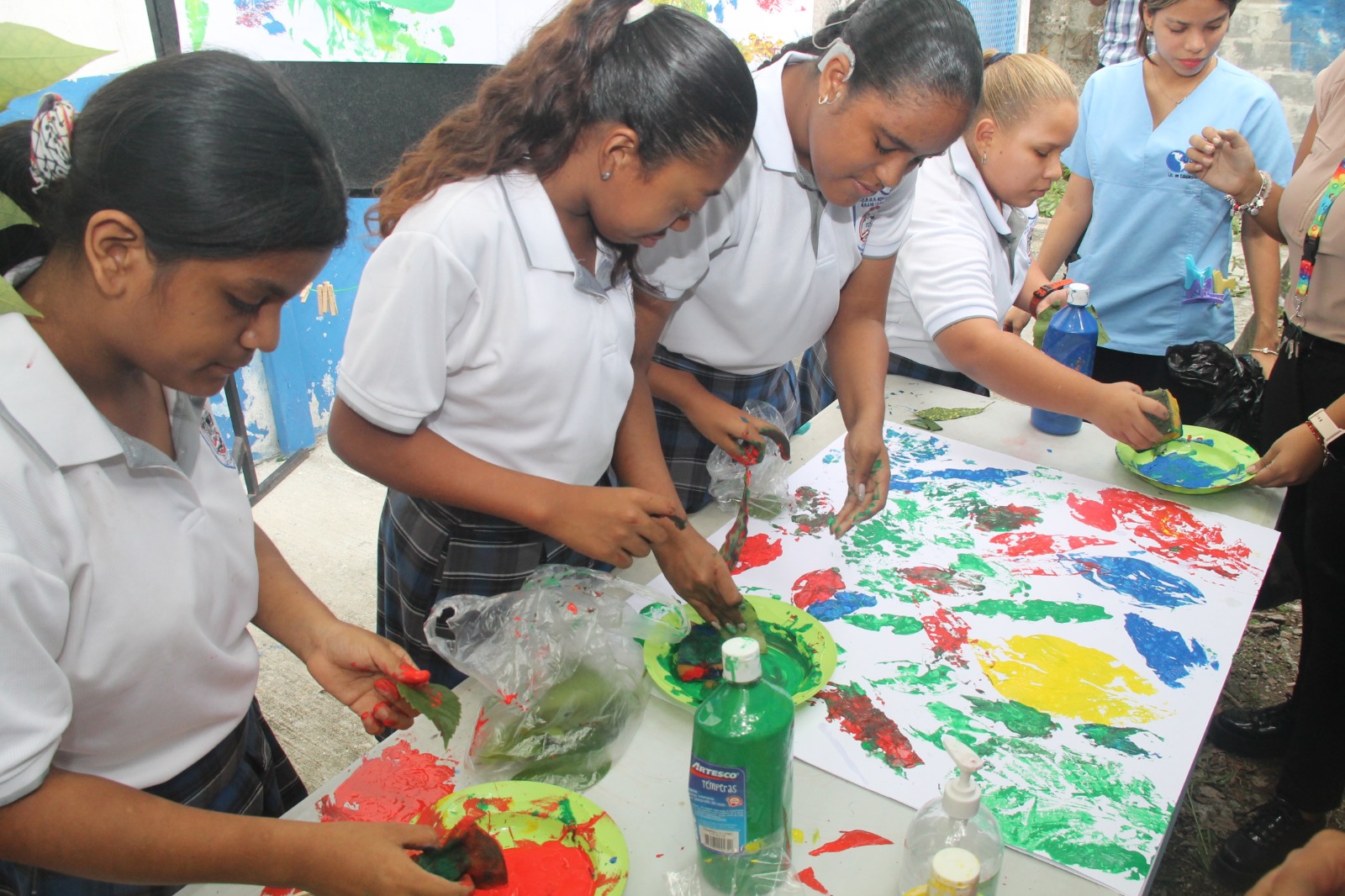 Desarrollan proyecto de Enfoque Ecológico Emprendedor con estudiantes de inclusión