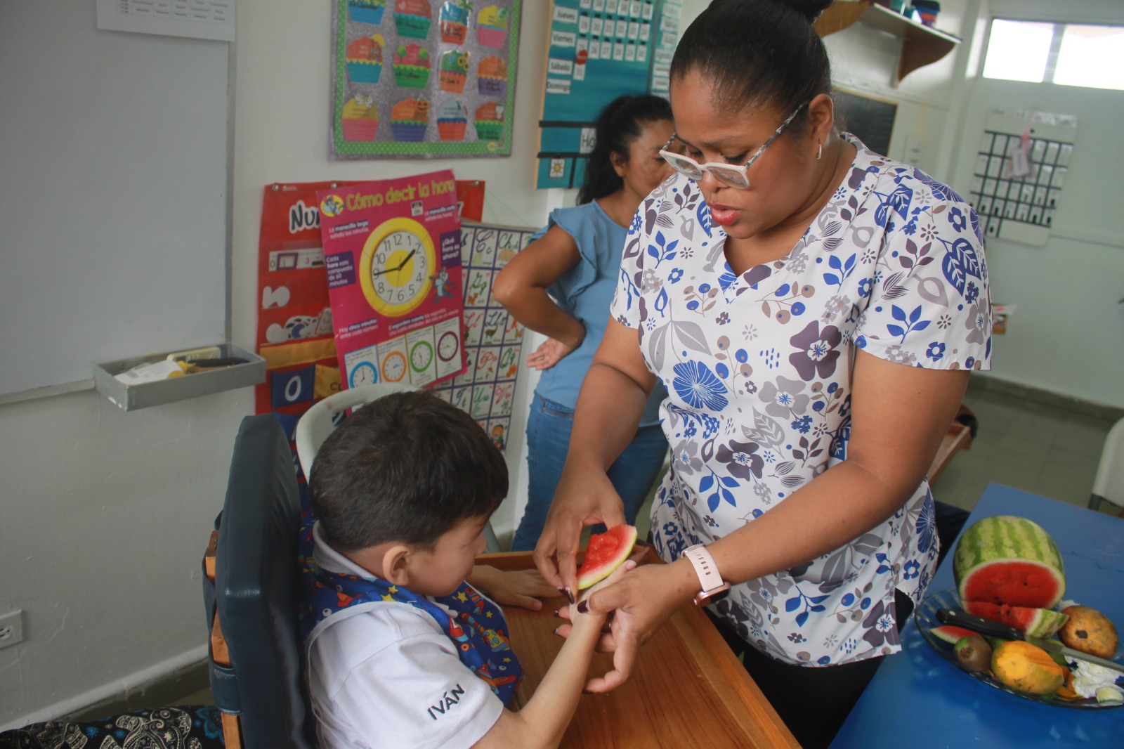 Instruyen a estudiantes de Escuela de Ciegos sobre alimentación saludable