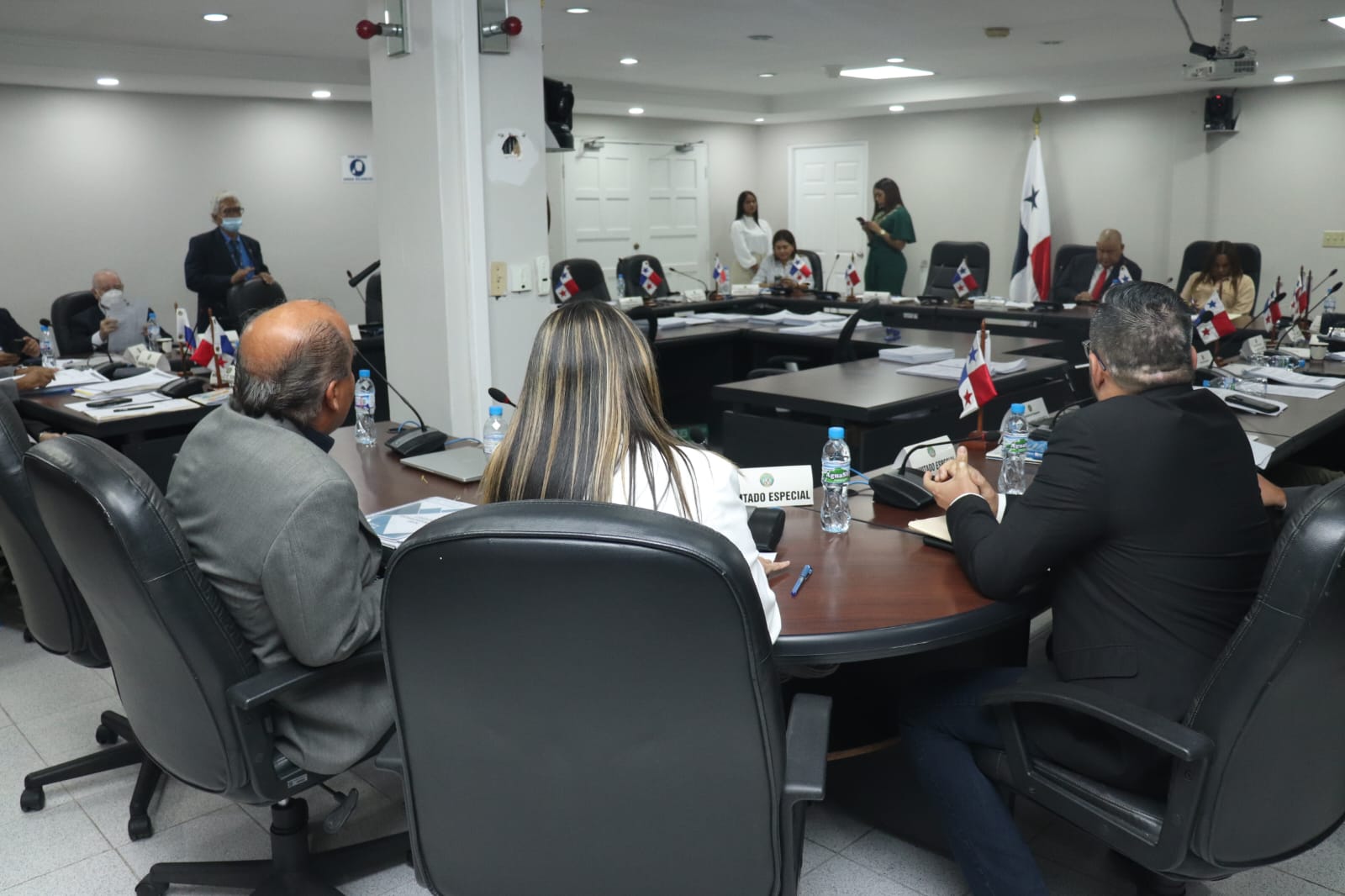 IPHE, solicita crédito extraordinario para mejorar ambientes escolares en Coclé, Veraguas y Herrera