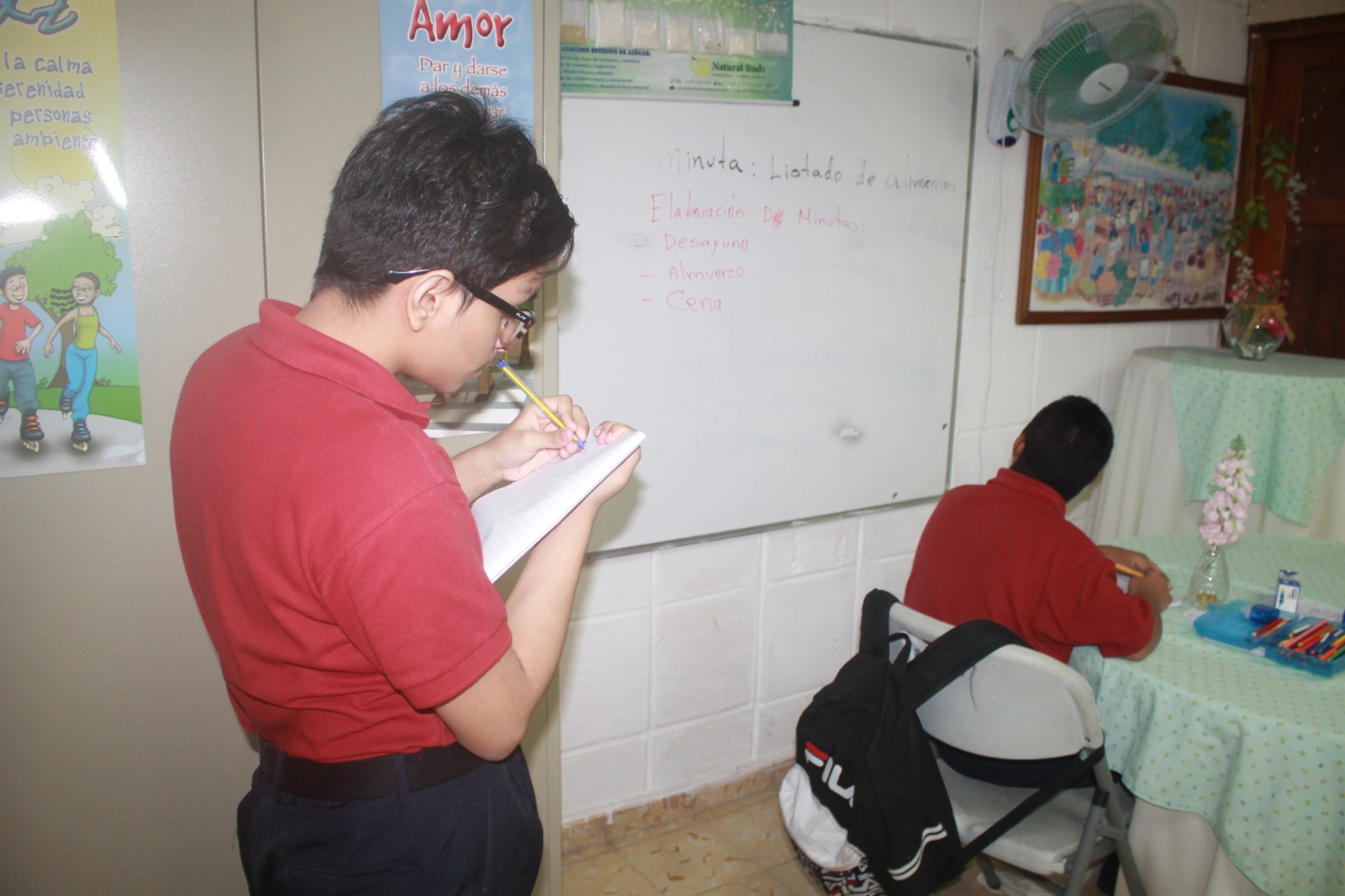 Estudiantes de Gastronomía aprenden técnicas de emplatado y montaje