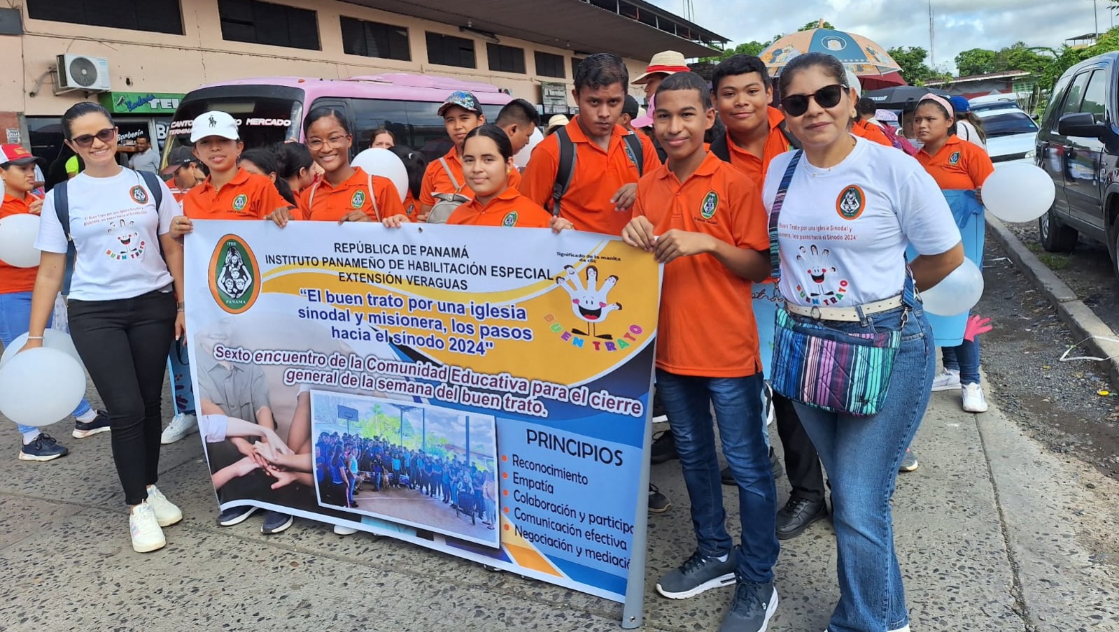 Realizan caminata para resaltar El Buen Trato en Veraguas