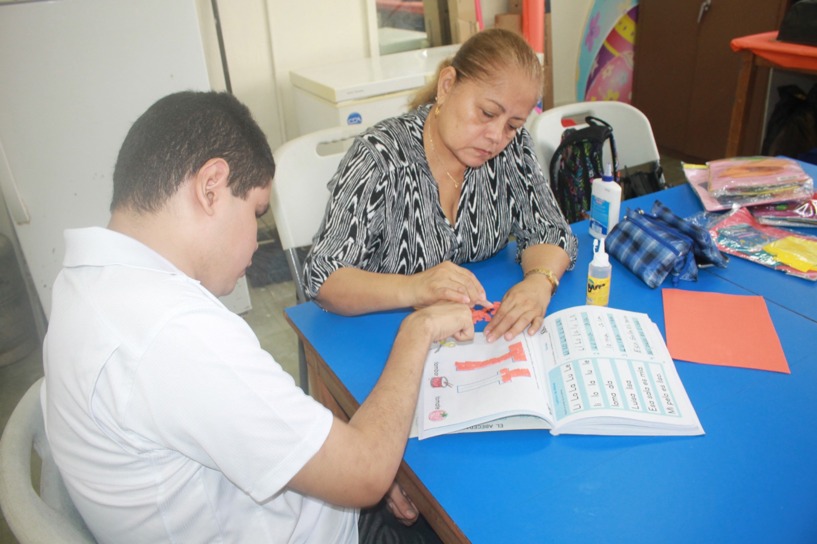 Estudiantes de Primaria Pre Vocacional refuerzan aprendizajes sobre español y matemáticas
