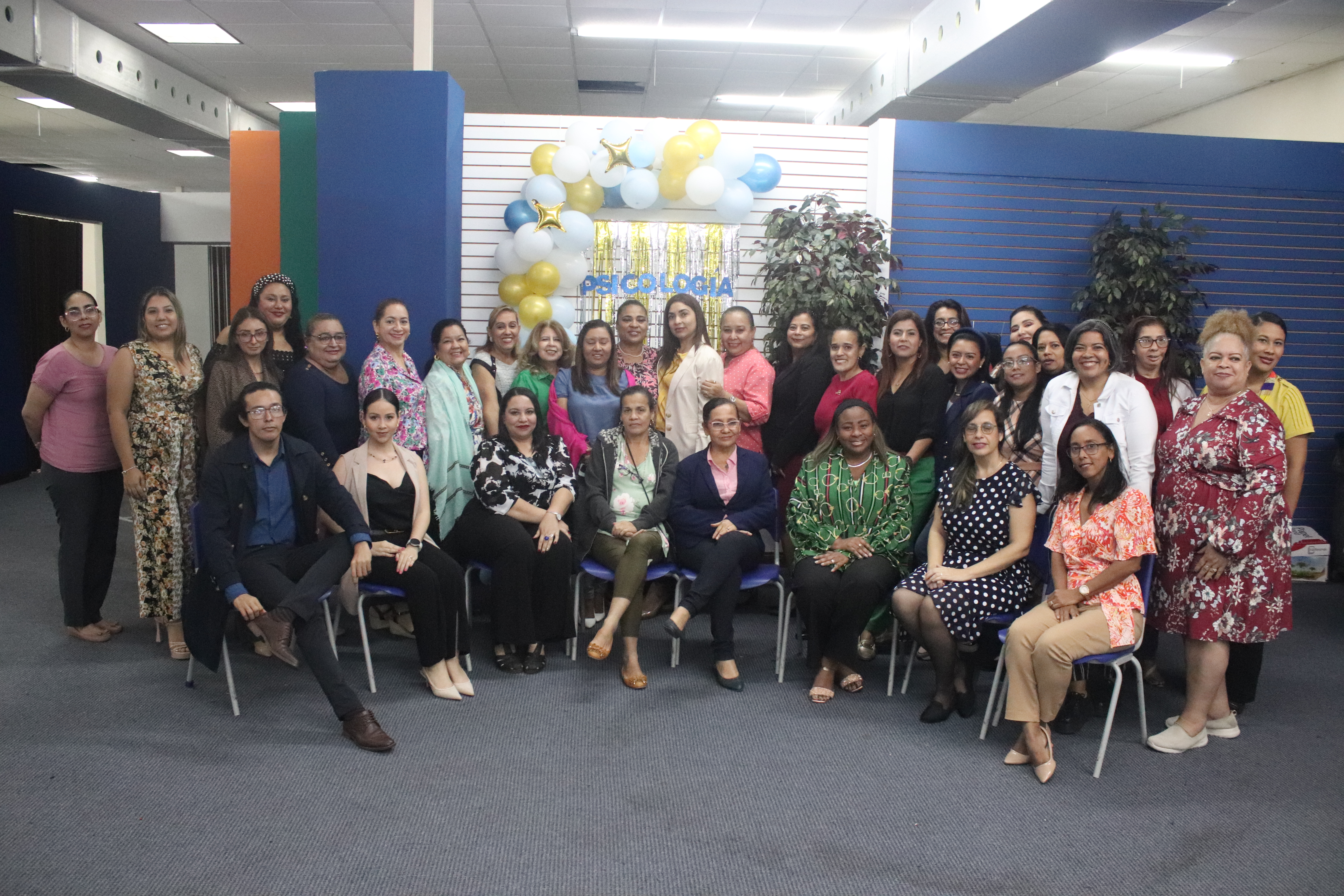 Concluyen capacitaciones a profesionales de Psicología del IPHE
