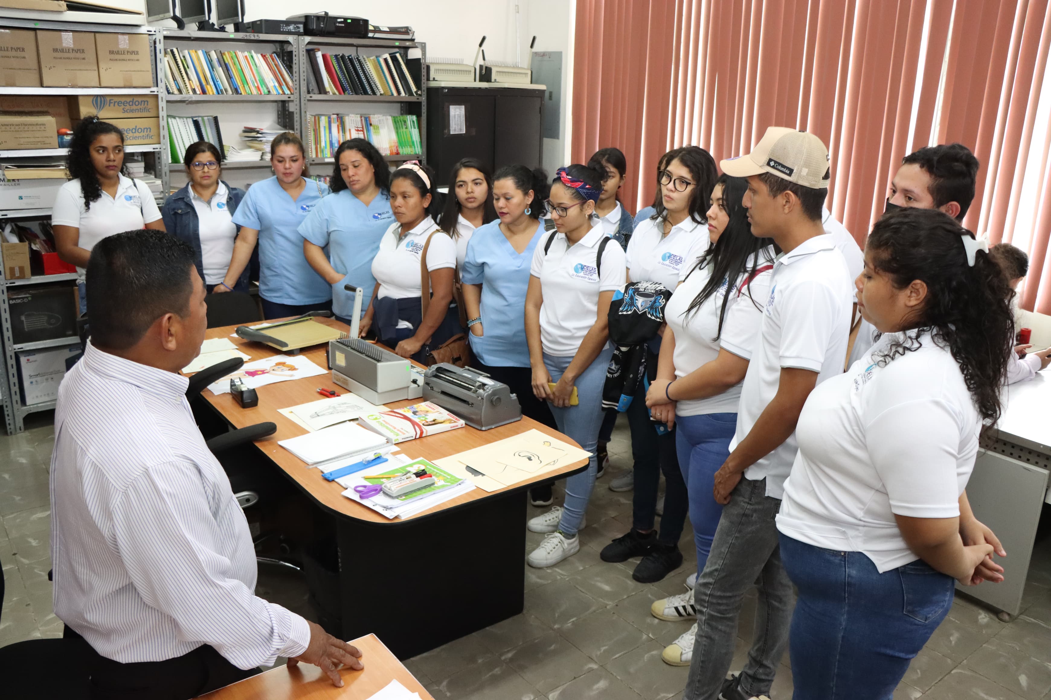 IPHE recibe visita de estudiantes de la UDELAS