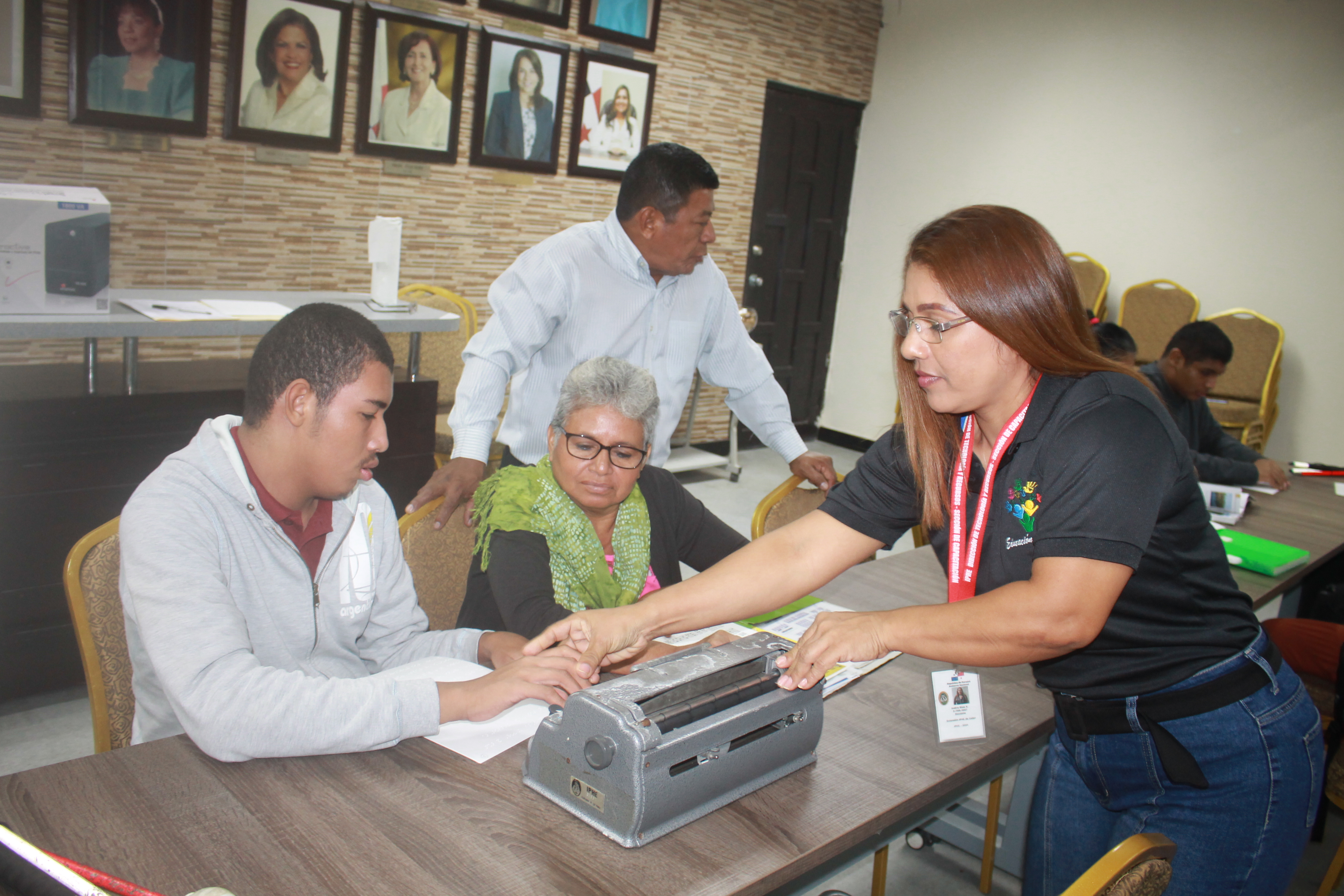 Desarrollan habilidades de lectura en estudiantes con tutorías inclusivas