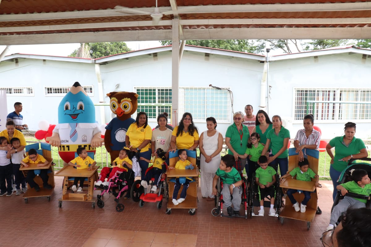 IPHE y Órgano Judicial conmemoran Día del Niño con actividades lúdicas