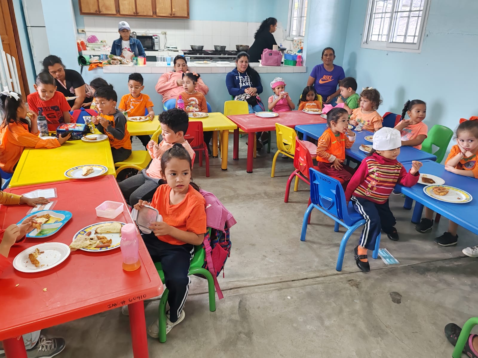 CAIPI de Volcán Promueve el Aprendizaje a Través del Color Naranja