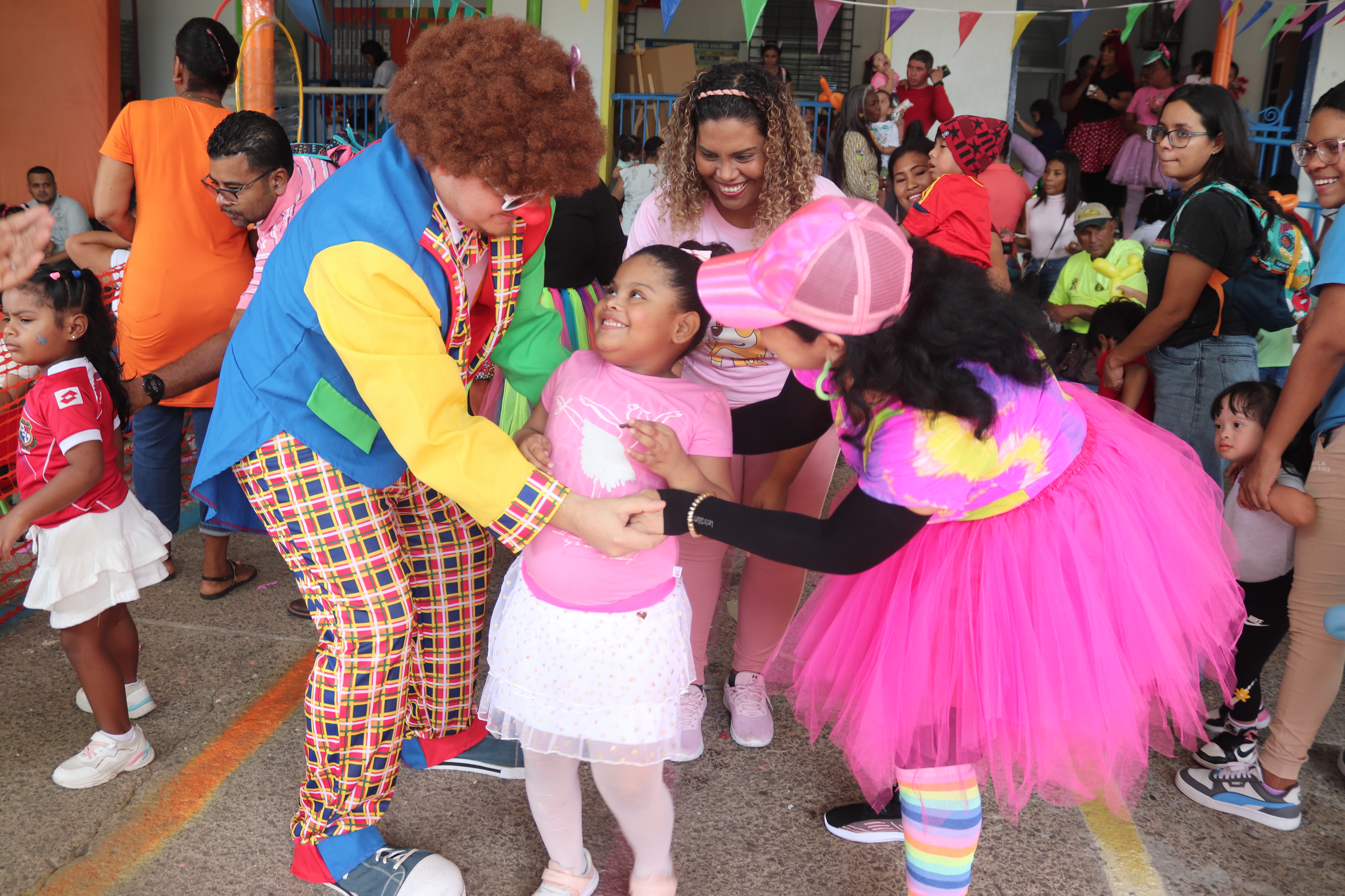 Comunidad educativa del PEP conmemora Día del Niño y la Niña